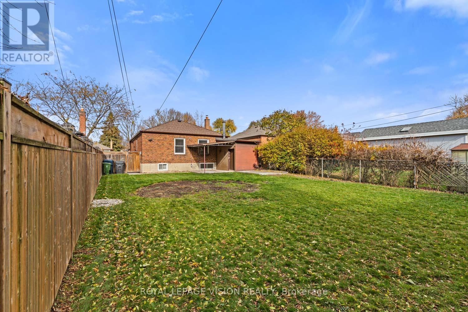 29 Donora Drive, Toronto, Ontario  M4B 1B6 - Photo 36 - E12548370