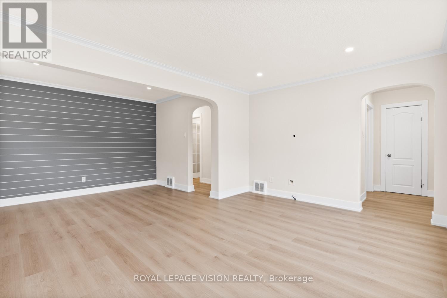 29 Donora Drive, Toronto, Ontario  M4B 1B6 - Photo 8 - E12548370