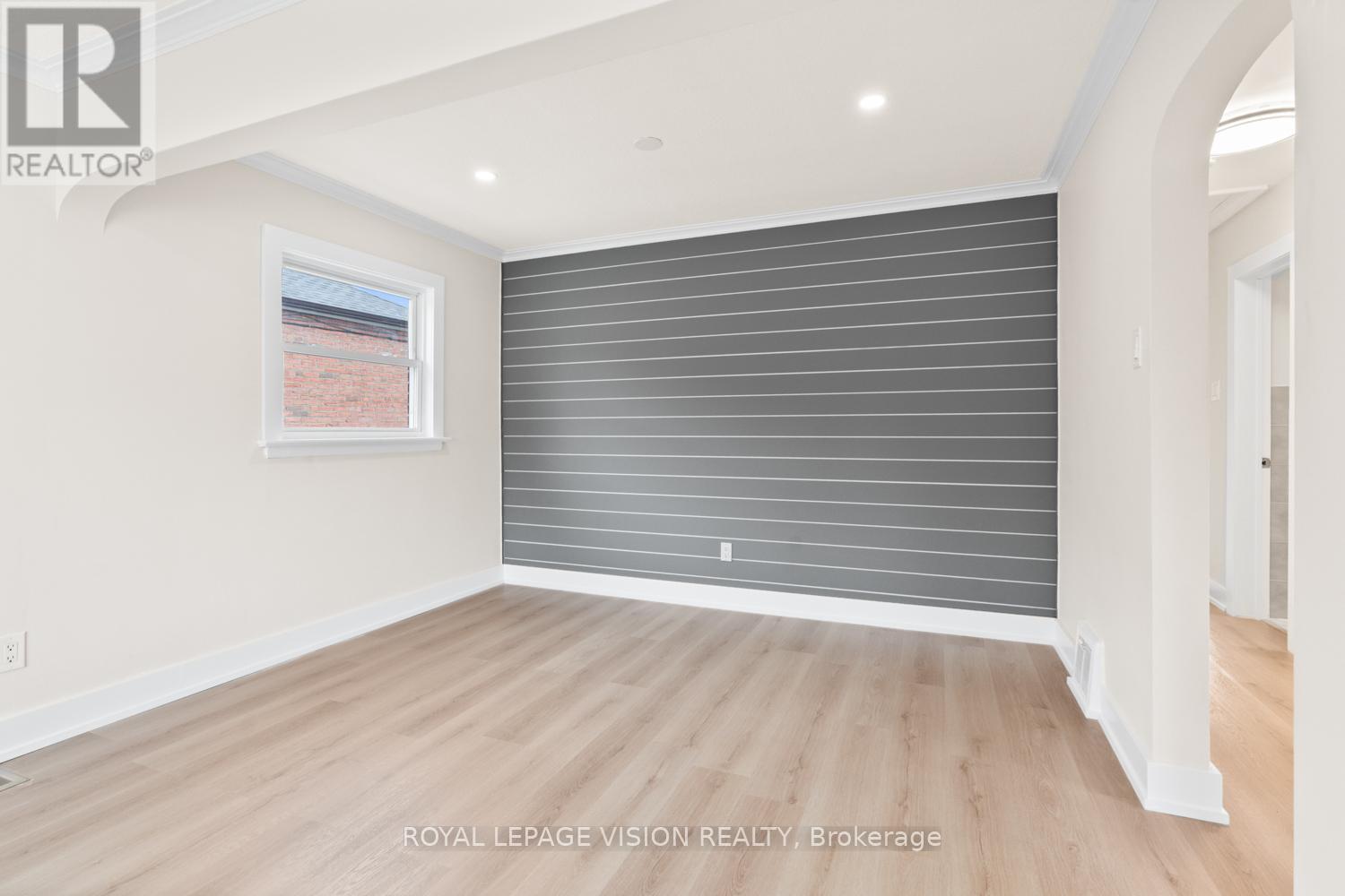 29 Donora Drive, Toronto, Ontario  M4B 1B6 - Photo 6 - E12548370