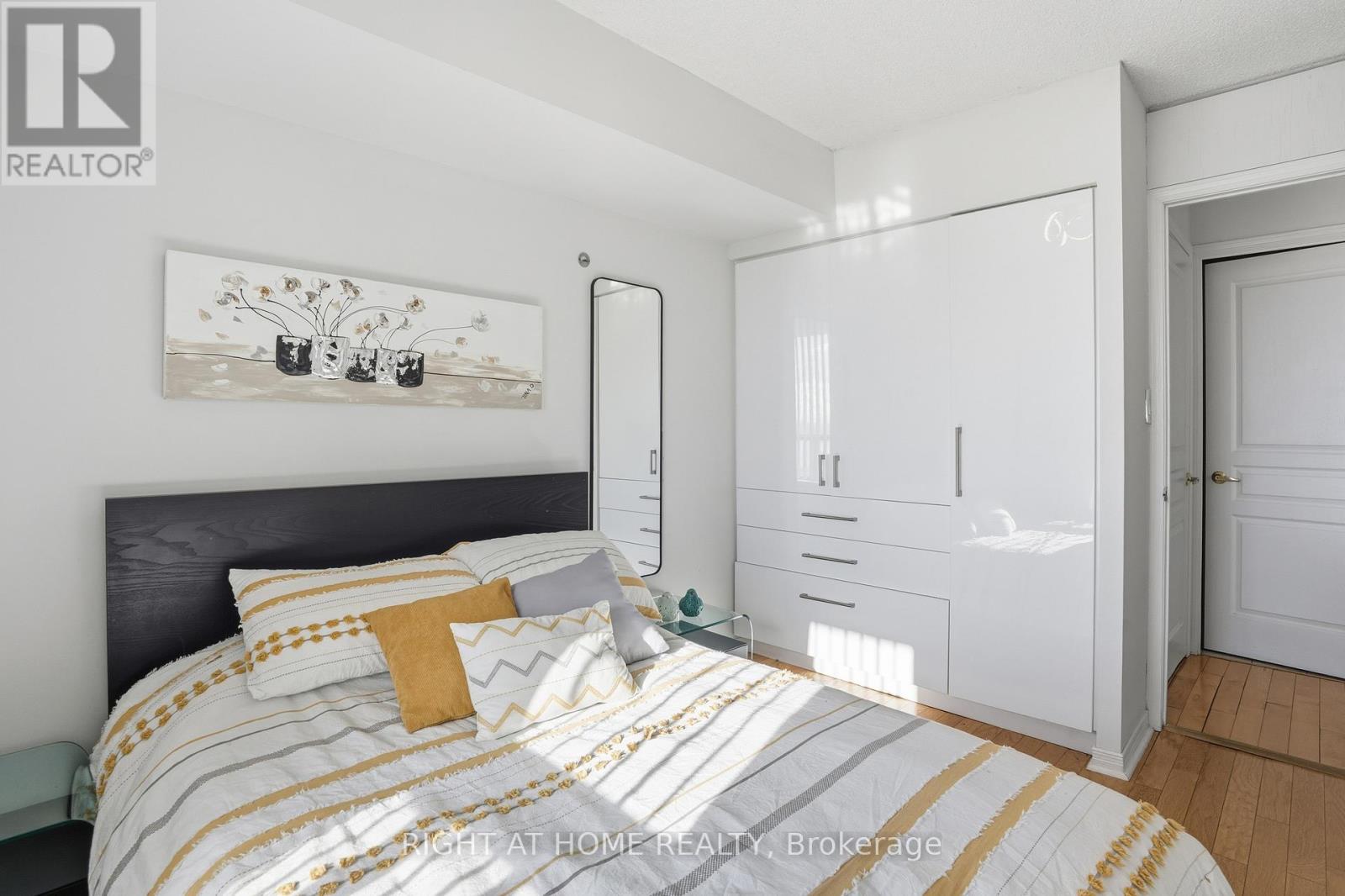 408 - 29 Northern Height Drive S, Richmond Hill, Ontario  L4B 4L8 - Photo 10 - N12553564