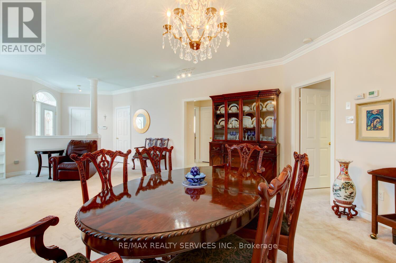 47 Collingwood Avenue, Brampton, Ontario  L7A 1L7 - Photo 11 - W12553832