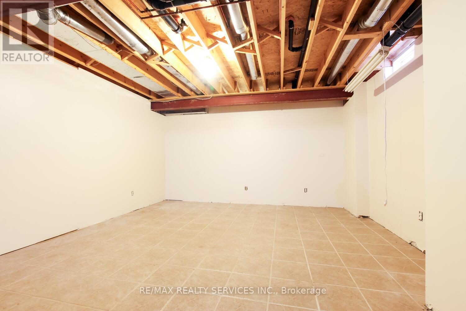 47 Collingwood Avenue, Brampton, Ontario  L7A 1L7 - Photo 35 - W12553832