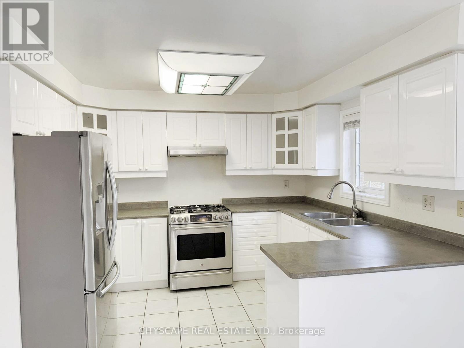 34 Coralreef Crescent, Brampton, Ontario  L6R 2H5 - Photo 12 - W12553854