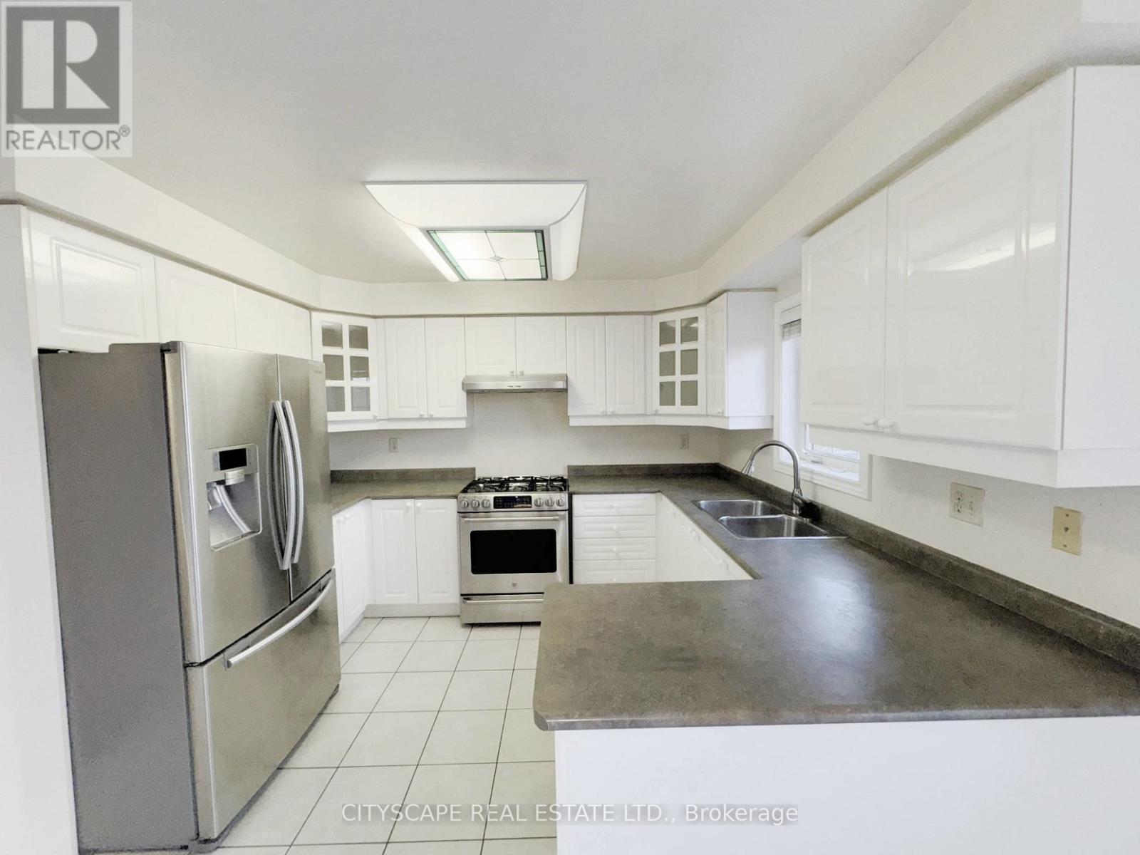 34 Coralreef Crescent, Brampton, Ontario  L6R 2H5 - Photo 13 - W12553854