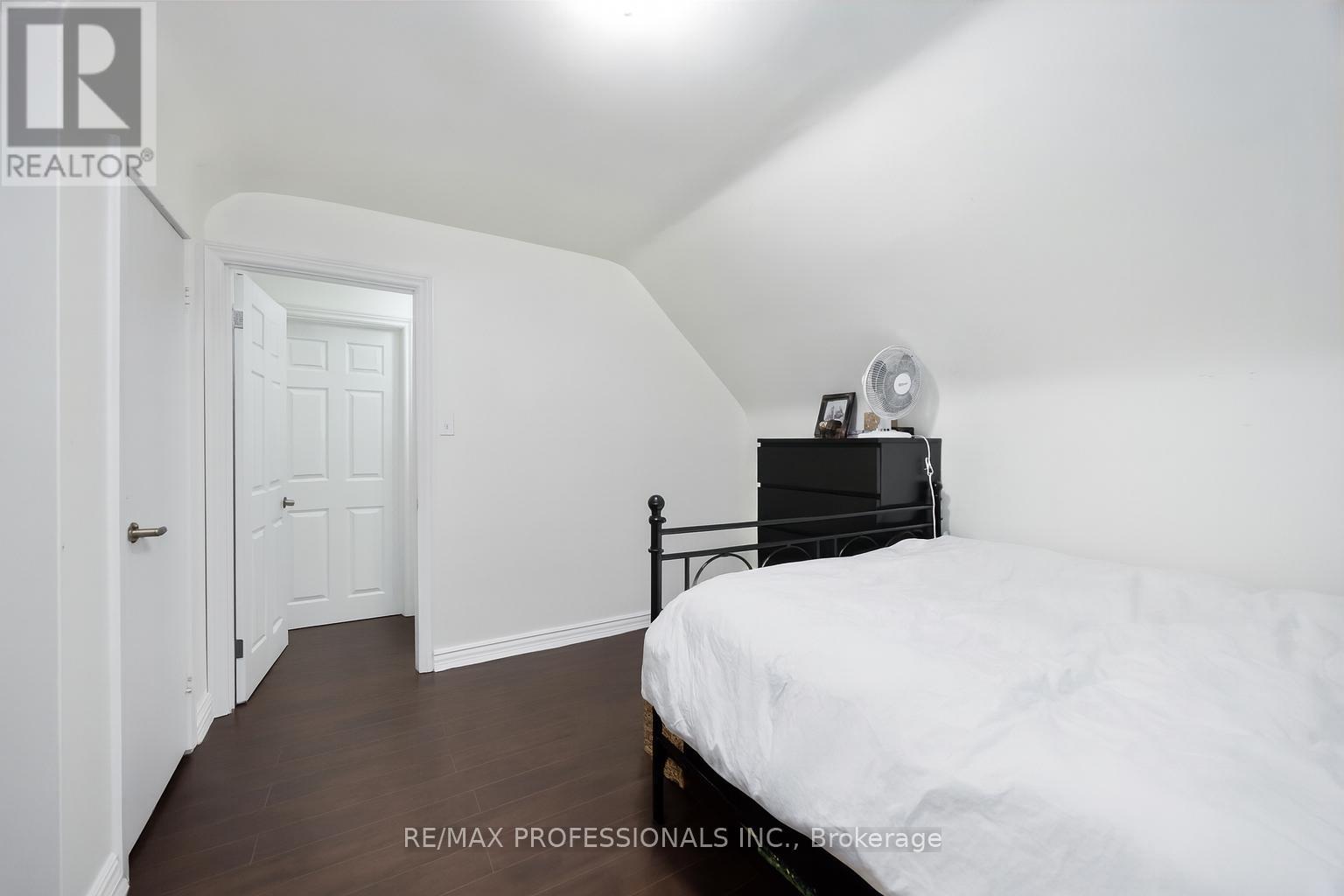 135 Allenby Avenue, Toronto, Ontario  M9W 1T2 - Photo 11 - W12553930