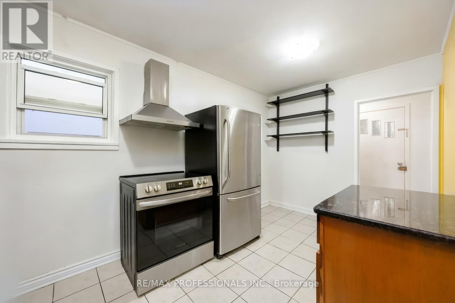 135 Allenby Avenue, Toronto, Ontario  M9W 1T2 - Photo 6 - W12553930