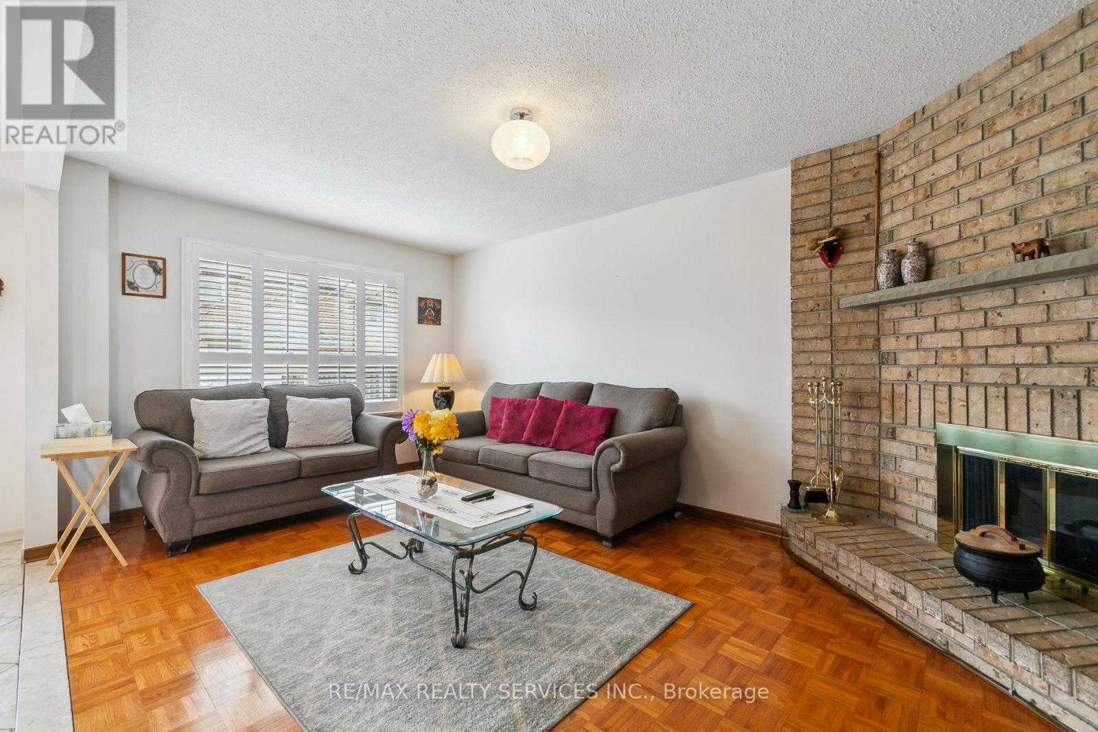 247 Vodden Street W, Brampton, Ontario  L6X 2X7 - Photo 14 - W12553934