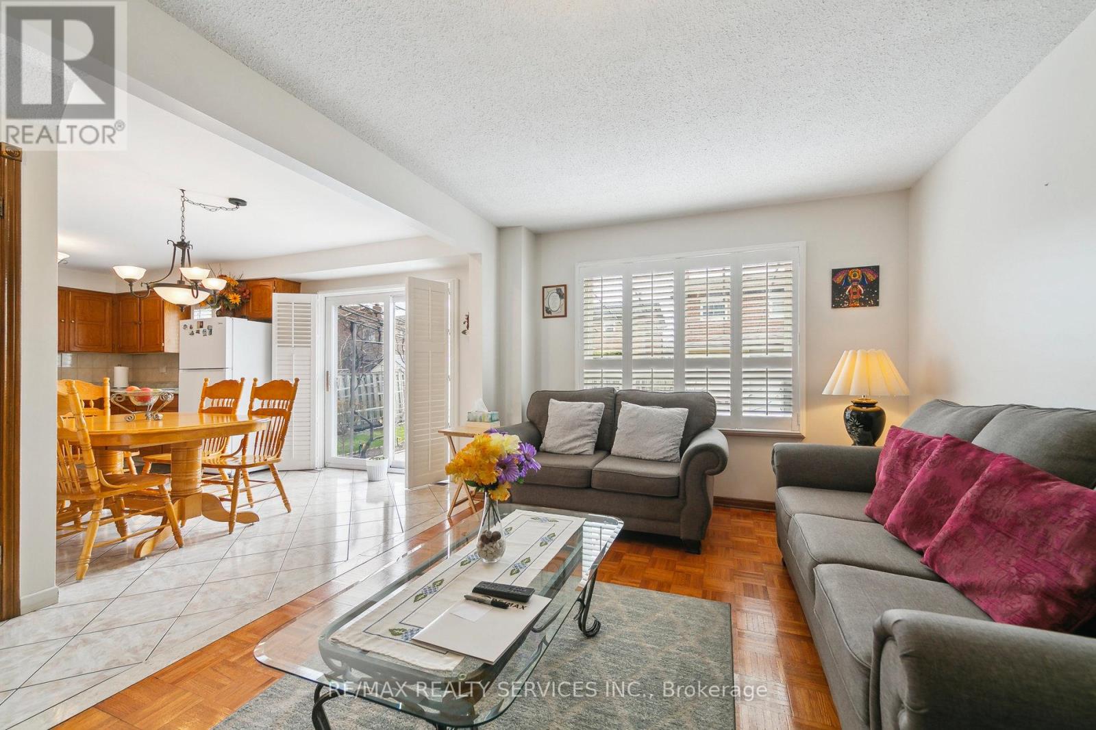 247 Vodden Street W, Brampton, Ontario  L6X 2X7 - Photo 15 - W12553934