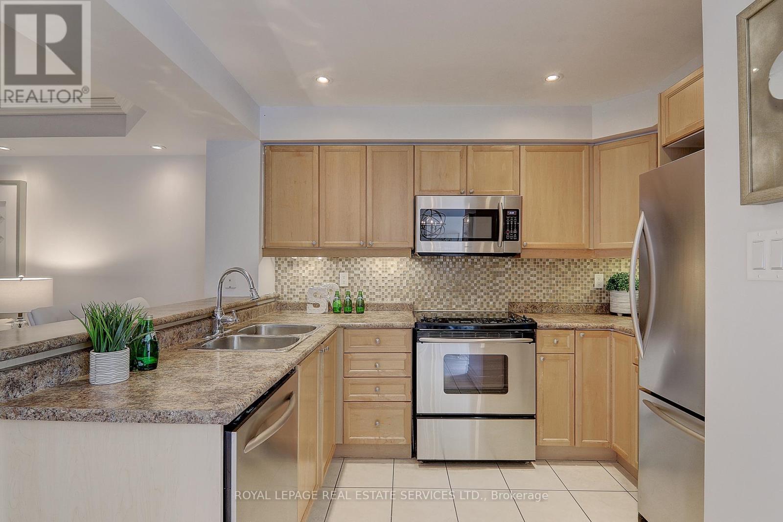 206 Roxton Road, Oakville, Ontario  L6H 6M8 - Photo 12 - W12553942