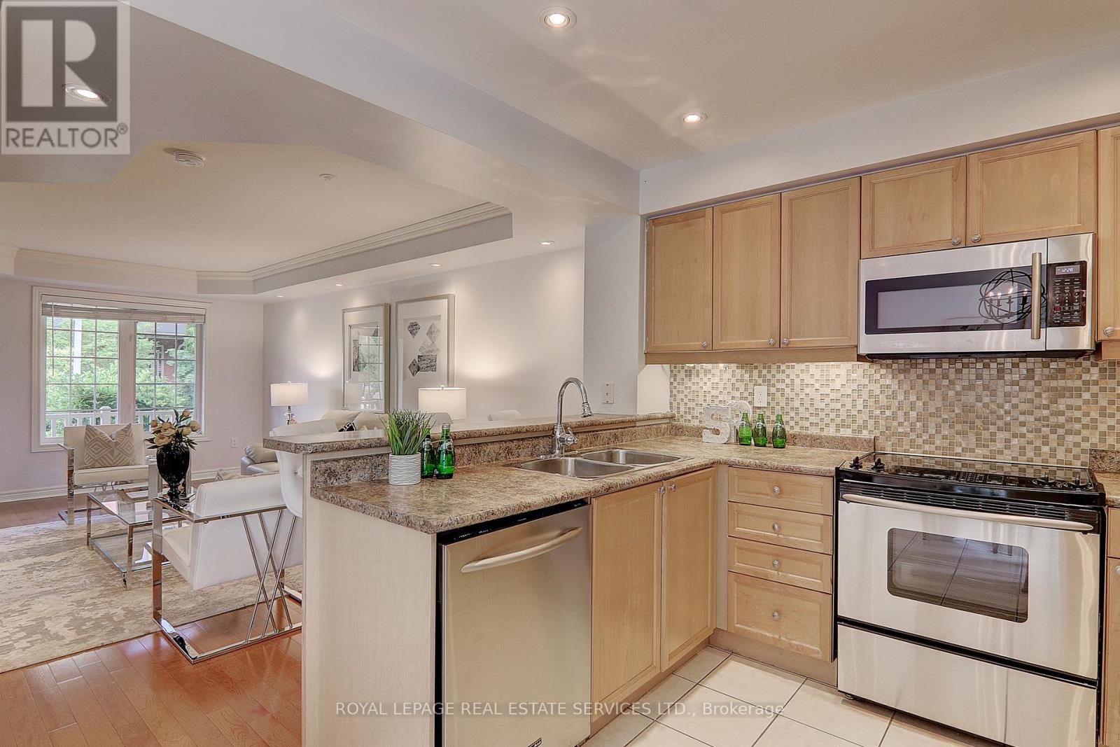 206 Roxton Road, Oakville, Ontario  L6H 6M8 - Photo 13 - W12553942