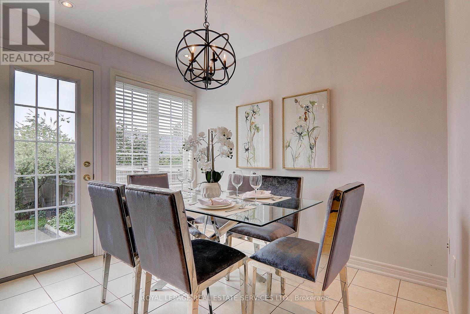 206 Roxton Road, Oakville, Ontario  L6H 6M8 - Photo 14 - W12553942