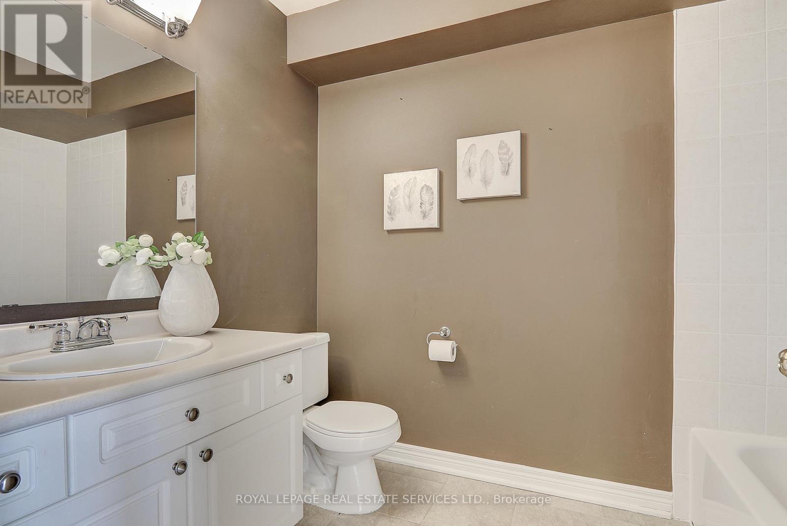 206 Roxton Road, Oakville, Ontario  L6H 6M8 - Photo 22 - W12553942