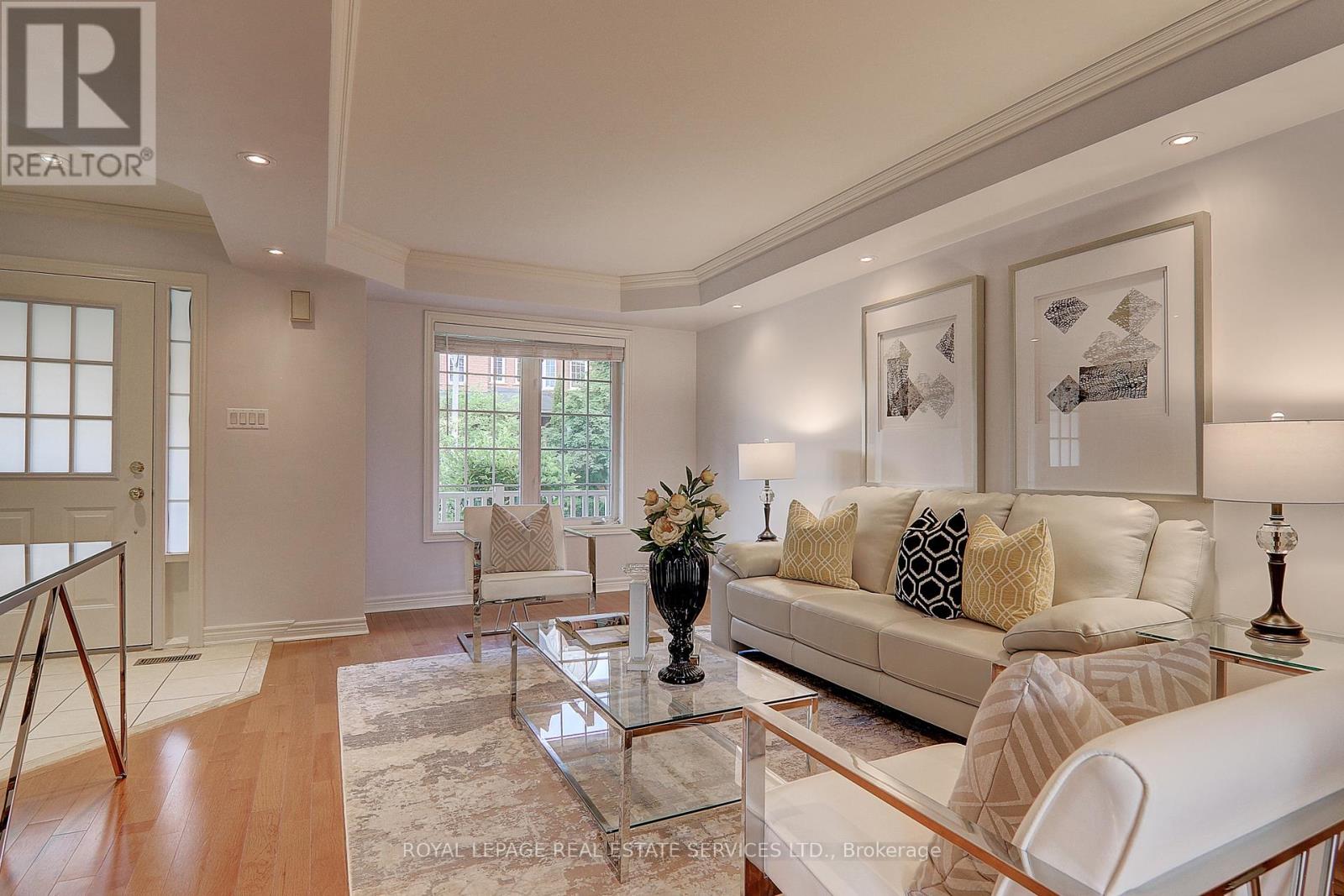 206 Roxton Road, Oakville, Ontario  L6H 6M8 - Photo 4 - W12553942