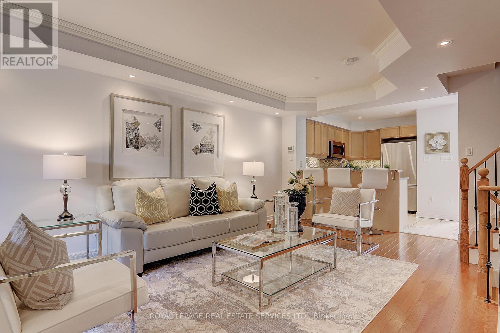 206 Roxton Road, Oakville, Ontario  L6H 6M8 - Photo 6 - W12553942