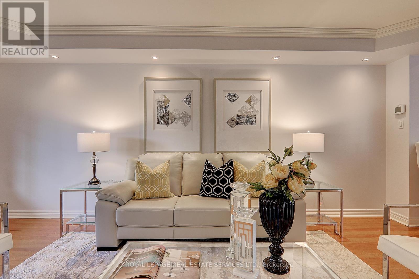 206 Roxton Road, Oakville, Ontario  L6H 6M8 - Photo 8 - W12553942