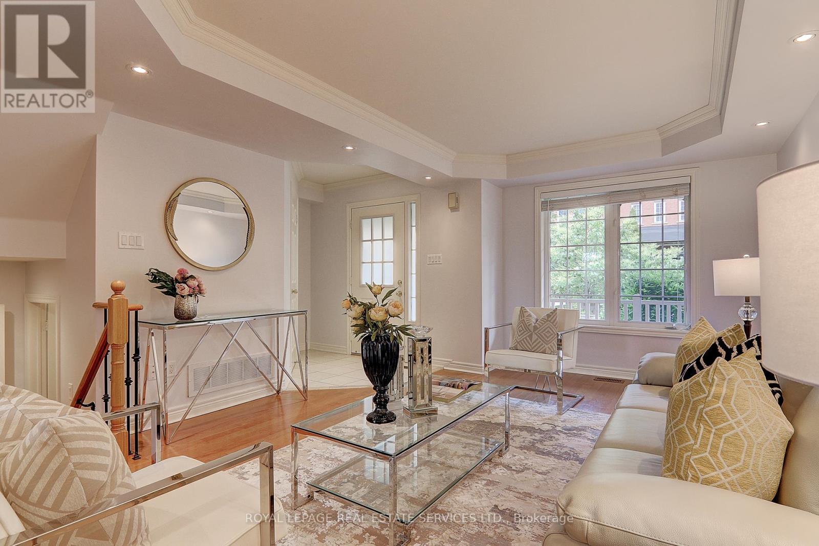 206 Roxton Road, Oakville, Ontario  L6H 6M8 - Photo 9 - W12553942