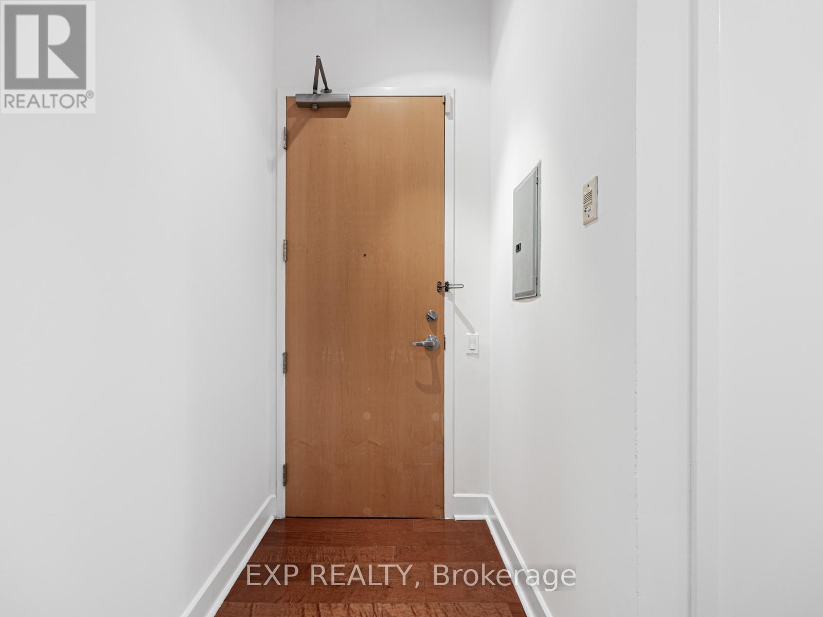 411 - 1001 Roselawn Avenue, Toronto, Ontario  M6B 4M4 - Photo 3 - W12553946