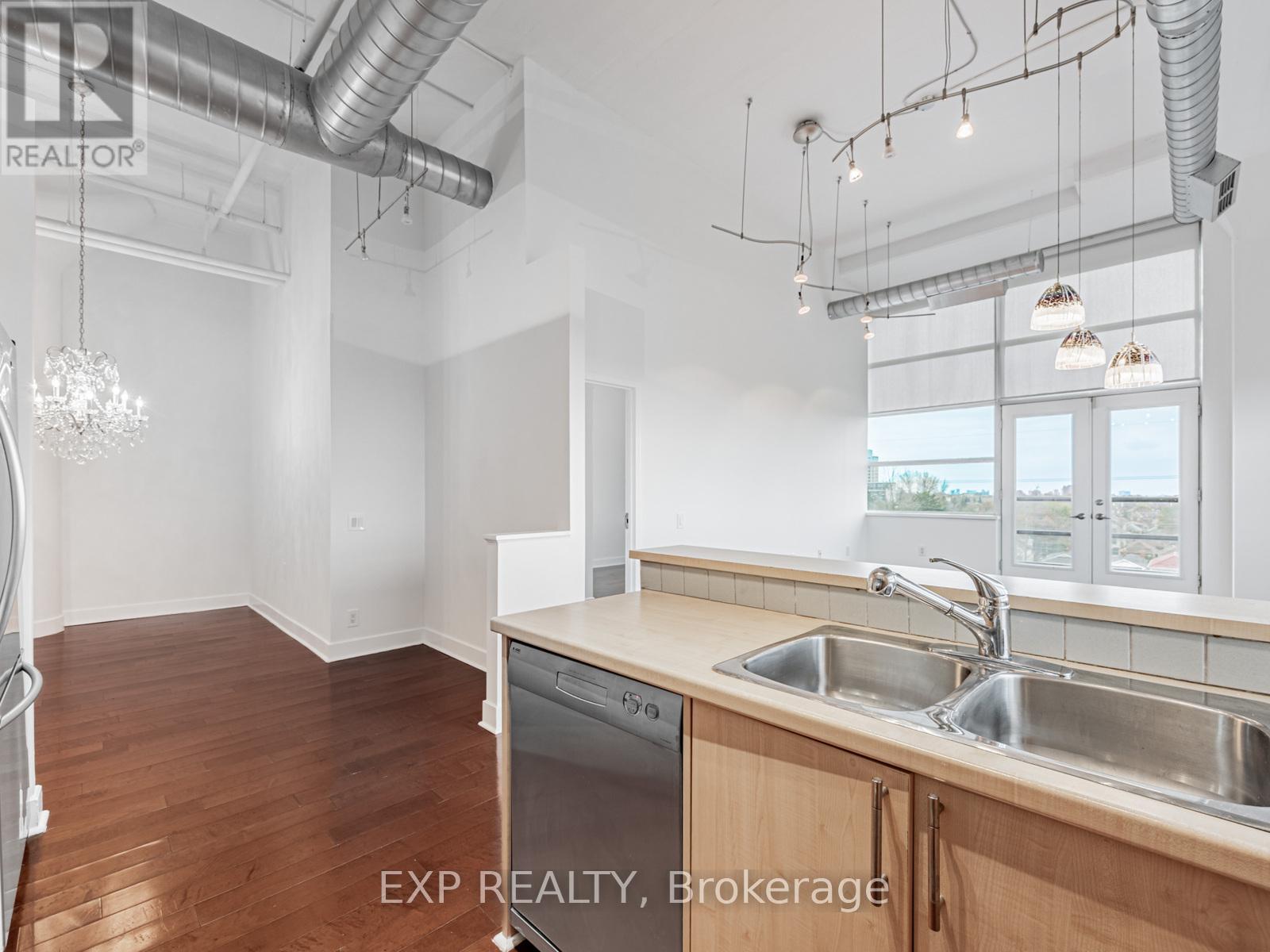 411 - 1001 Roselawn Avenue, Toronto, Ontario  M6B 4M4 - Photo 8 - W12553946