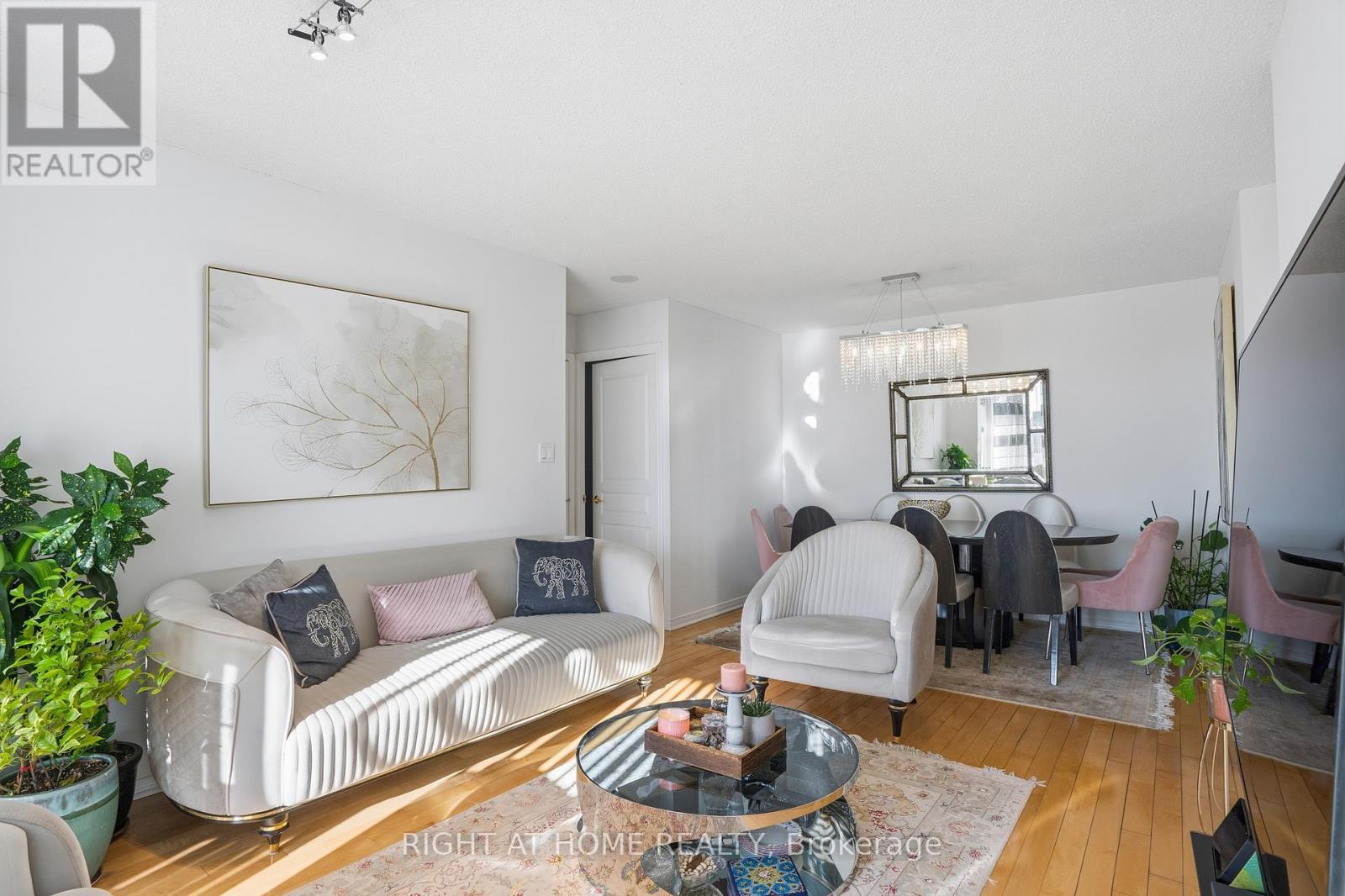 408 - 29 Northern Height Drive S, Richmond Hill, Ontario  L4B 4L8 - Photo 7 - N12553564