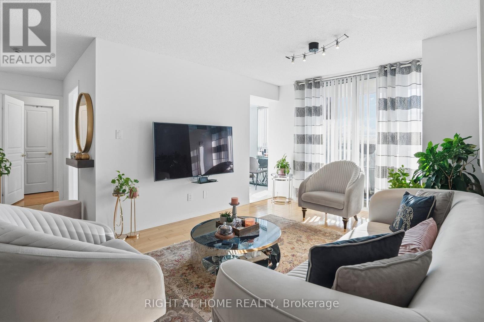 408 - 29 Northern Height Drive S, Richmond Hill, Ontario  L4B 4L8 - Photo 8 - N12553564