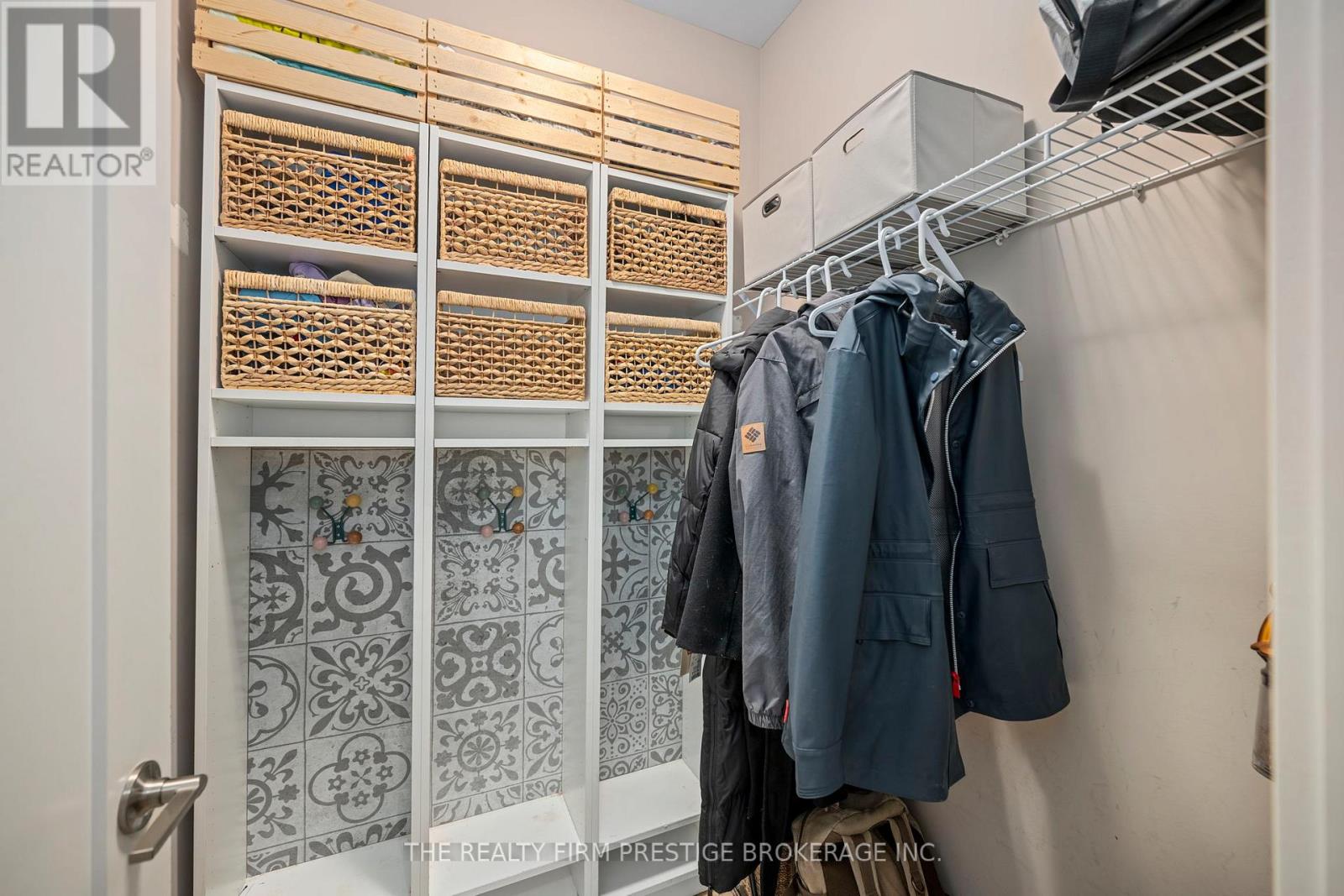 1451 Riverbend Road, London South, Ontario  N6K 0E7 - Photo 8 - X12554032