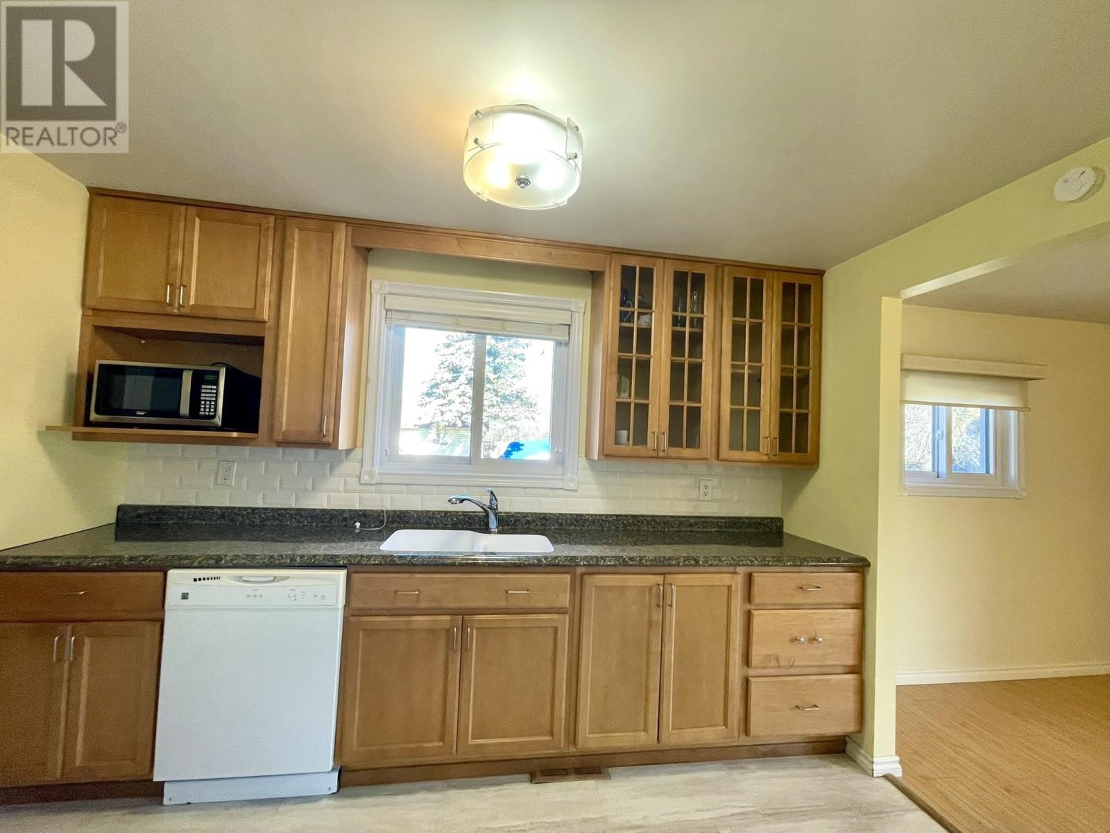 806 Sixth Ave S, Kenora, Ontario  P9N 2C9 - Photo 3 - TB253407