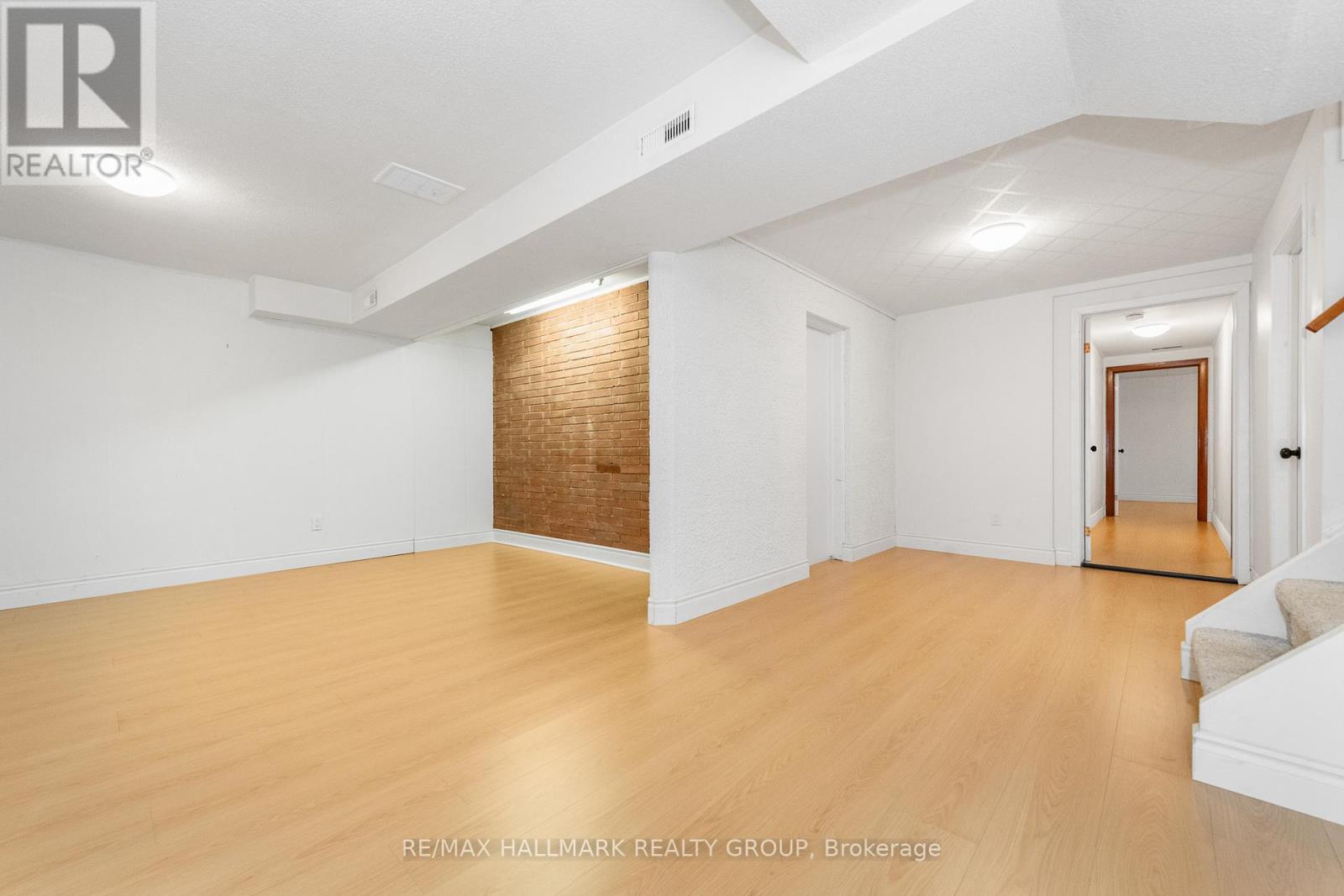 71 Viewmount Drive, Ottawa, Ontario  K2G 3B9 - Photo 32 - X12553956