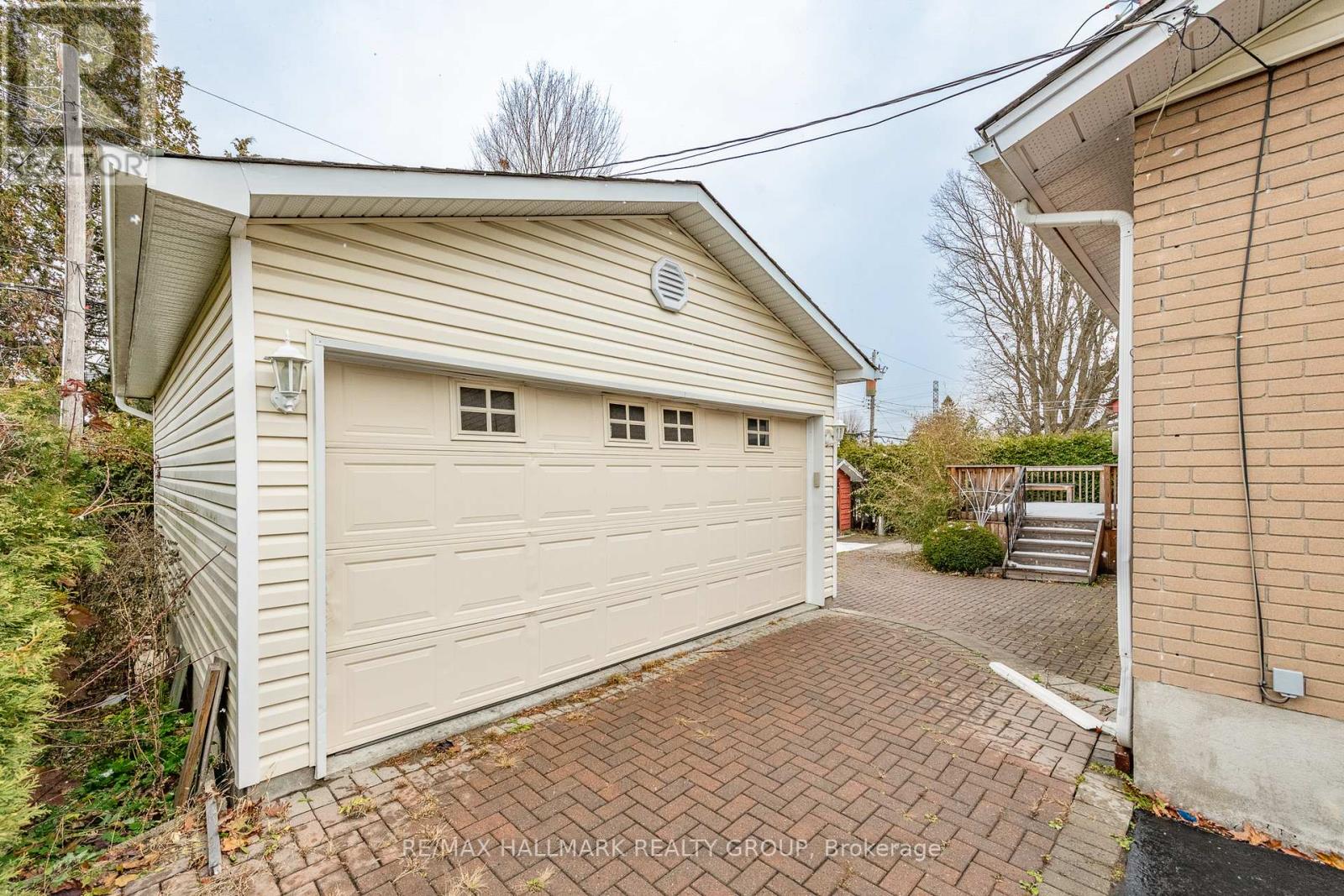 71 Viewmount Drive, Ottawa, Ontario  K2G 3B9 - Photo 42 - X12553956