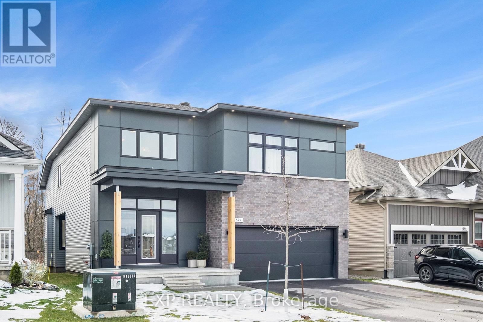 597 Paakanaak Avenue, Ottawa, Ontario  K1X 0H4 - Photo 2 - X12553960