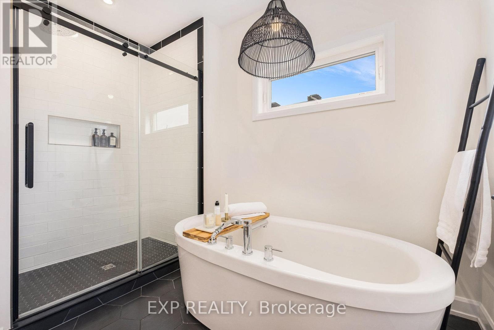 597 Paakanaak Avenue, Ottawa, Ontario  K1X 0H4 - Photo 23 - X12553960