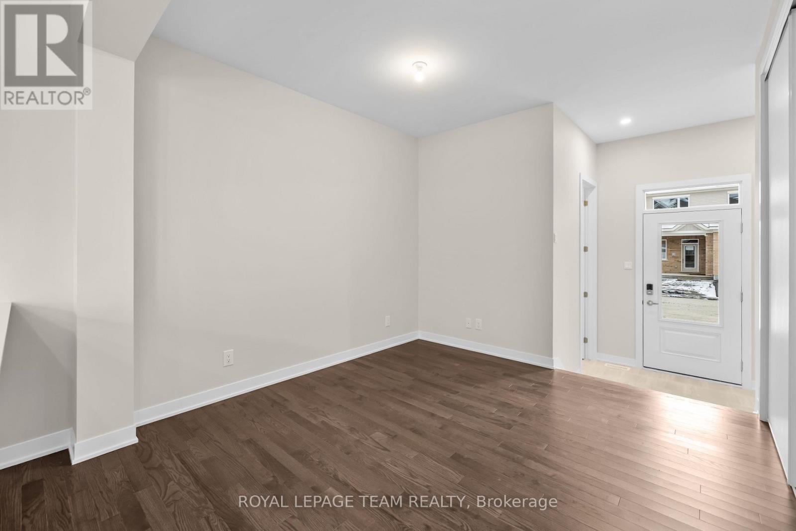 217 Ryan Reynolds Way, Ottawa, Ontario  K4A 5T6 - Photo 10 - X12553992