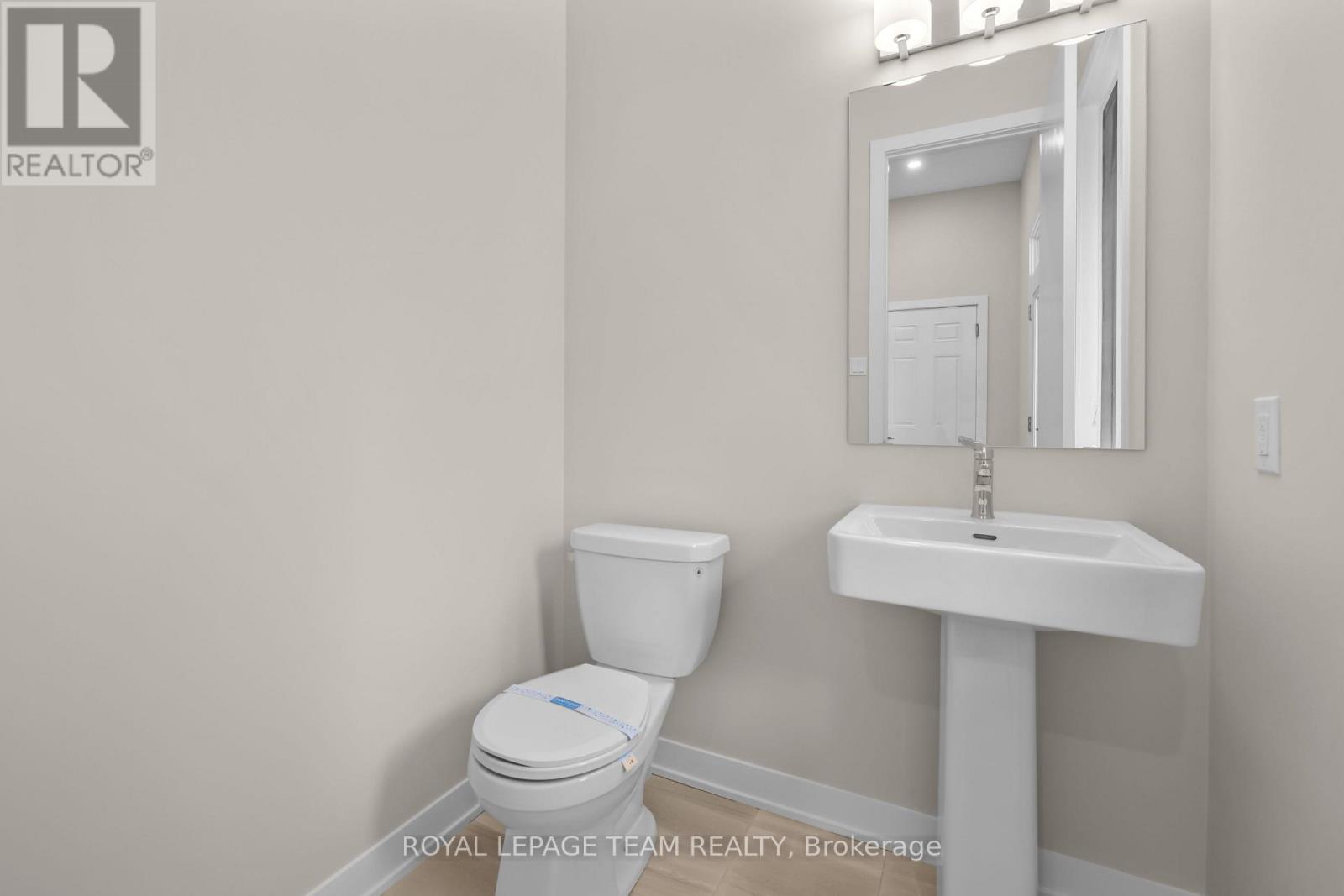 217 Ryan Reynolds Way, Ottawa, Ontario  K4A 5T6 - Photo 11 - X12553992