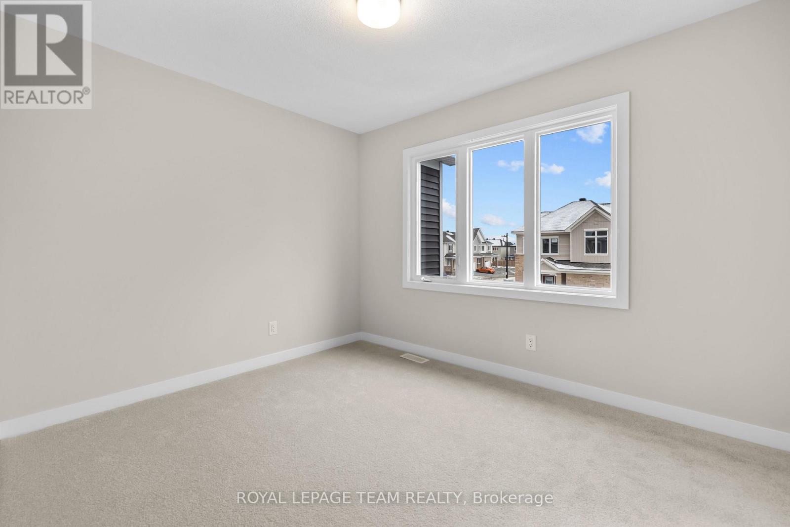 217 Ryan Reynolds Way, Ottawa, Ontario  K4A 5T6 - Photo 14 - X12553992