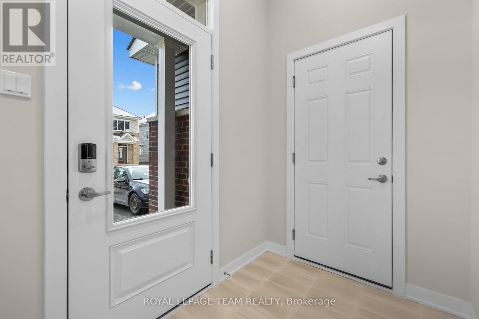 217 Ryan Reynolds Way, Ottawa, Ontario  K4A 5T6 - Photo 2 - X12553992