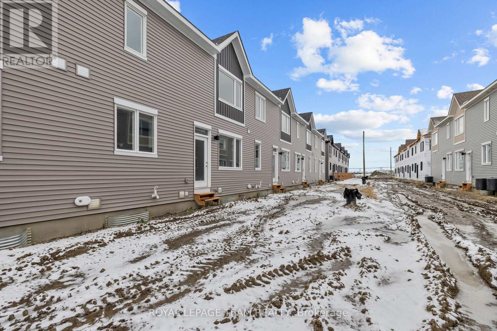 217 Ryan Reynolds Way, Ottawa, Ontario  K4A 5T6 - Photo 21 - X12553992