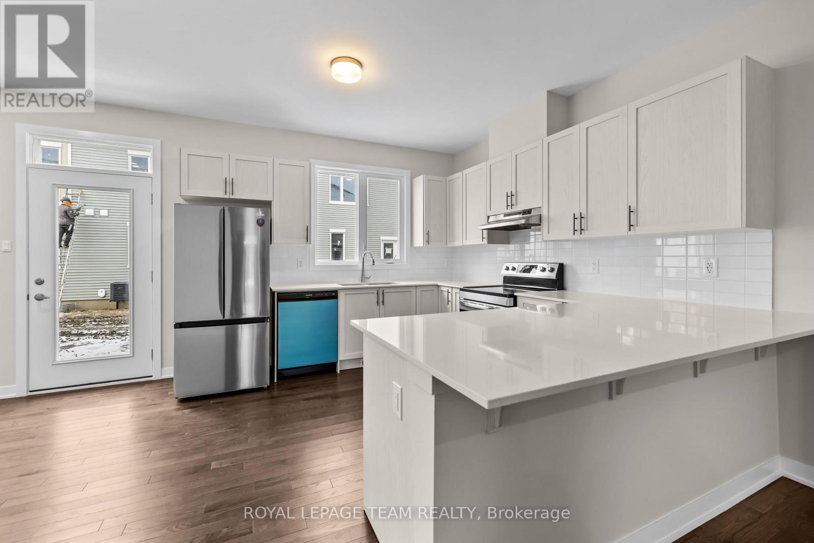 217 Ryan Reynolds Way, Ottawa, Ontario  K4A 5T6 - Photo 3 - X12553992