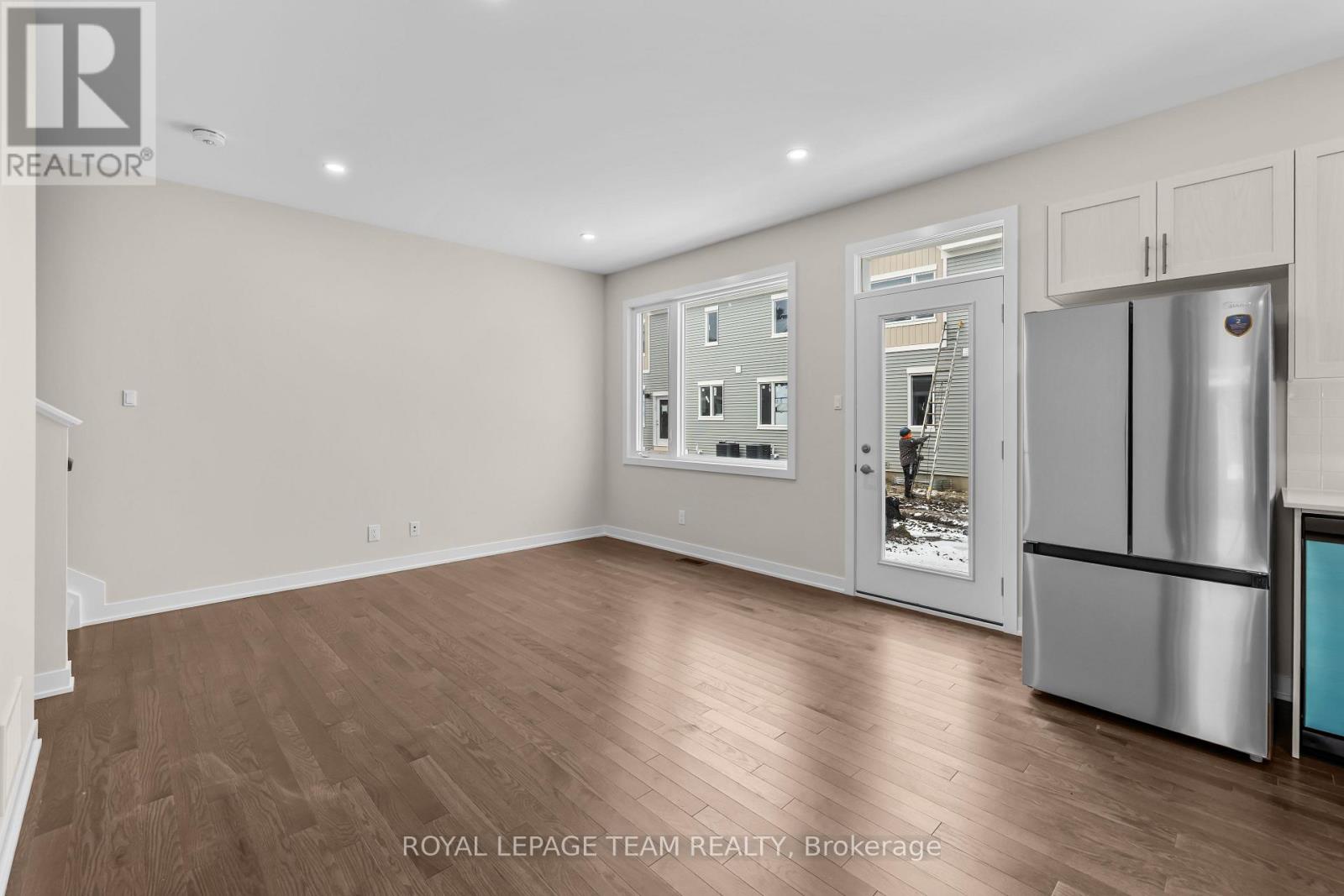 217 Ryan Reynolds Way, Ottawa, Ontario  K4A 5T6 - Photo 6 - X12553992