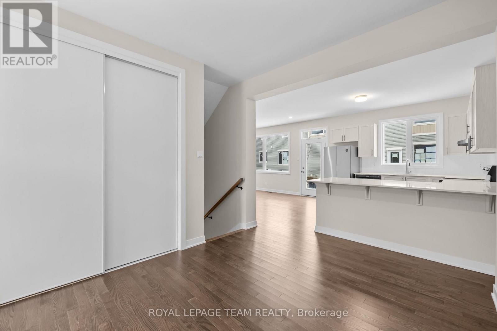 217 Ryan Reynolds Way, Ottawa, Ontario  K4A 5T6 - Photo 9 - X12553992