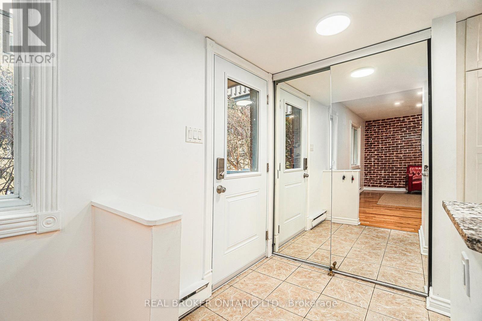 5 - 1204 Shillington Avenue, Ottawa, Ontario  K1Z 7Z4 - Photo 2 - X12554062