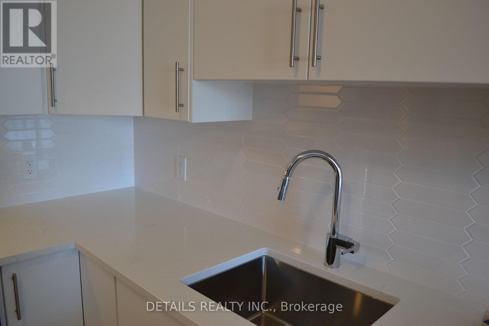 604 - 397 Codd's Road, Ottawa, Ontario  K1K 5C7 - Photo 10 - X12554098