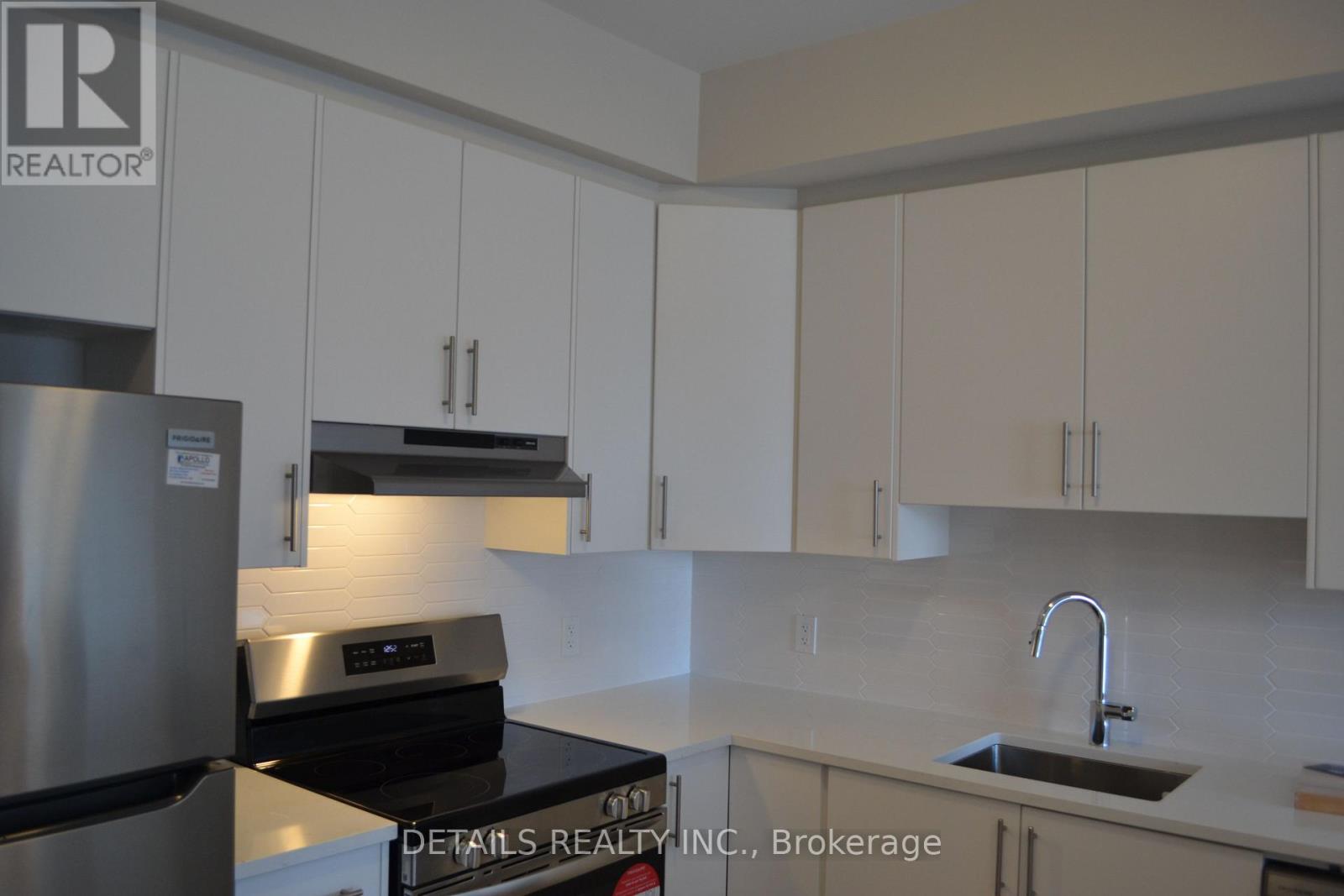 604 - 397 Codd's Road, Ottawa, Ontario  K1K 5C7 - Photo 4 - X12554098