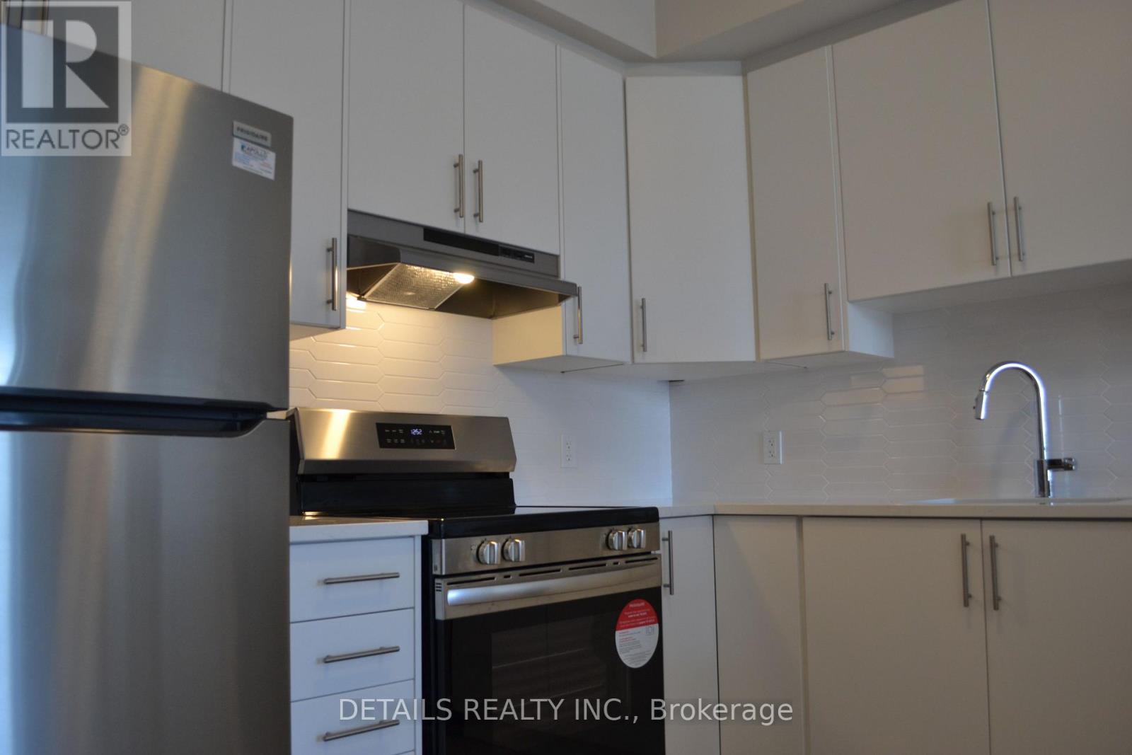 604 - 397 Codd's Road, Ottawa, Ontario  K1K 5C7 - Photo 5 - X12554098