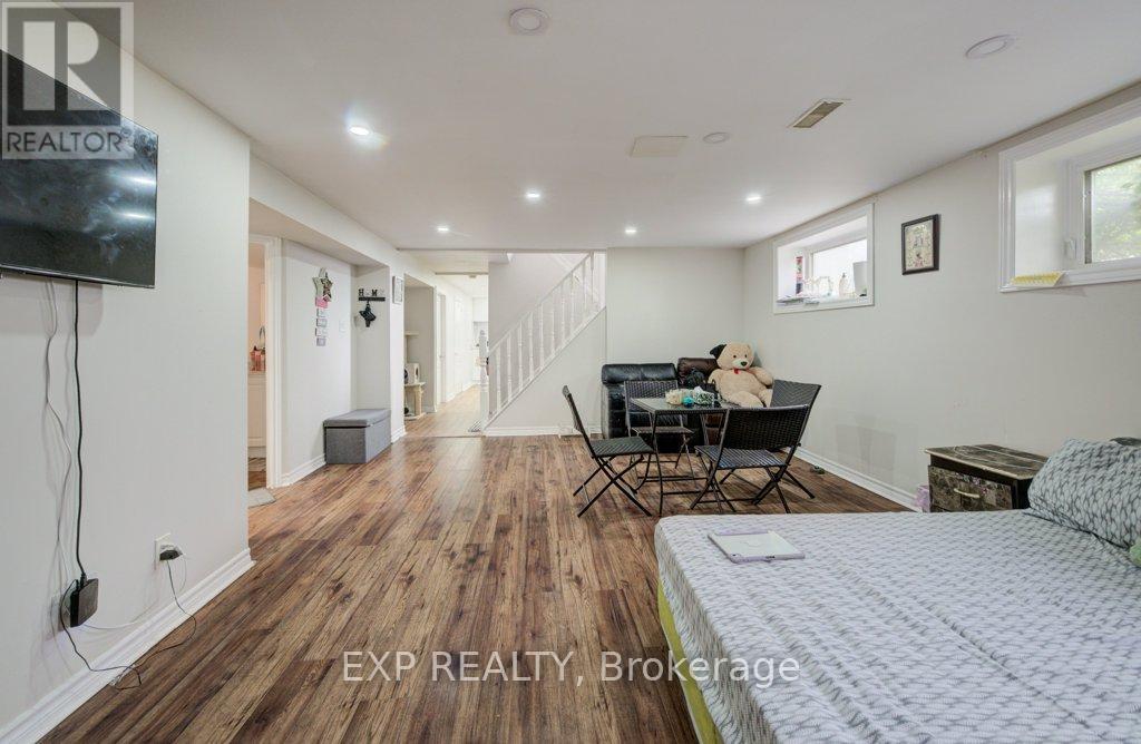 1361 Stanbury Road, Oakville, Ontario  L6L 2J5 - Photo 13 - W12553968