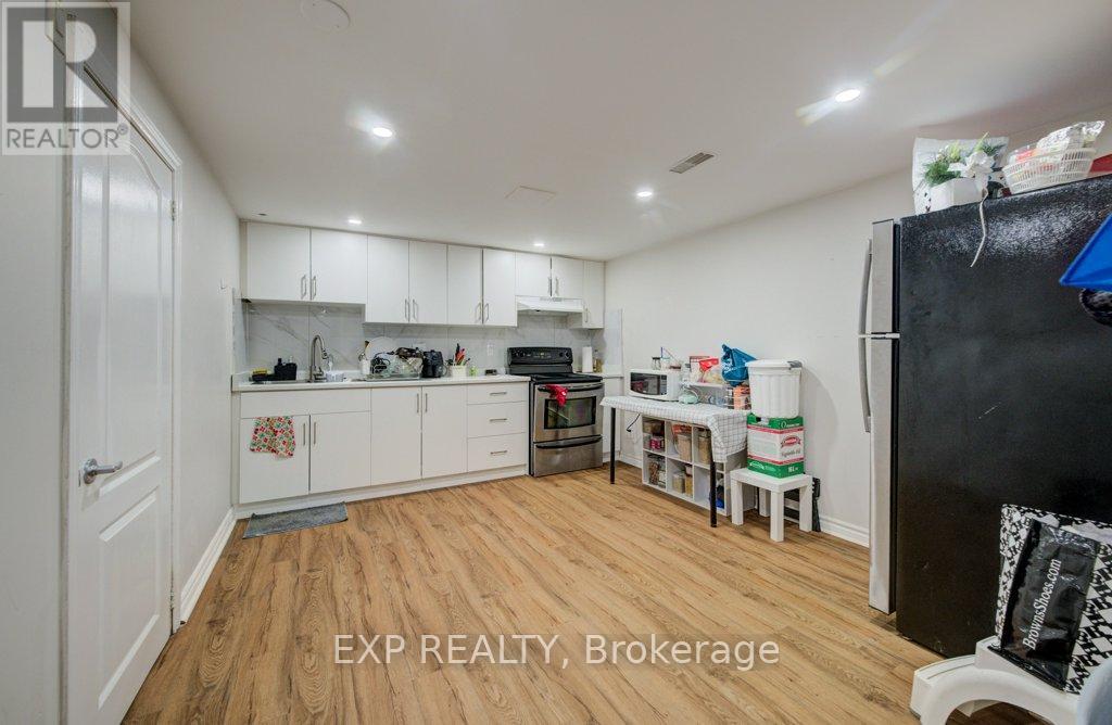 1361 Stanbury Road, Oakville, Ontario  L6L 2J5 - Photo 16 - W12553968