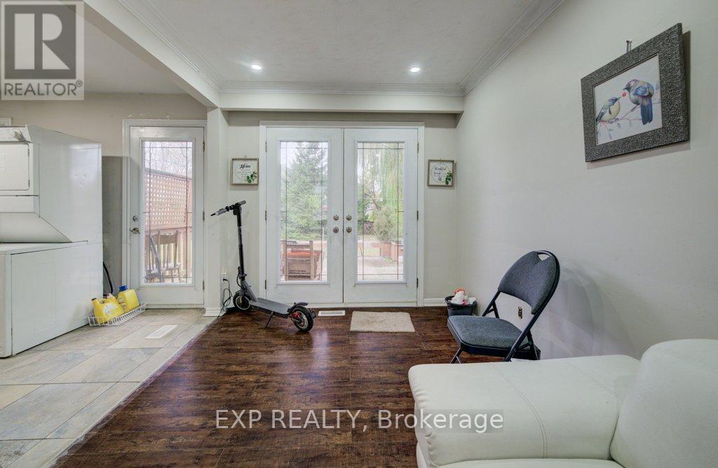 1361 Stanbury Road, Oakville, Ontario  L6L 2J5 - Photo 5 - W12553968