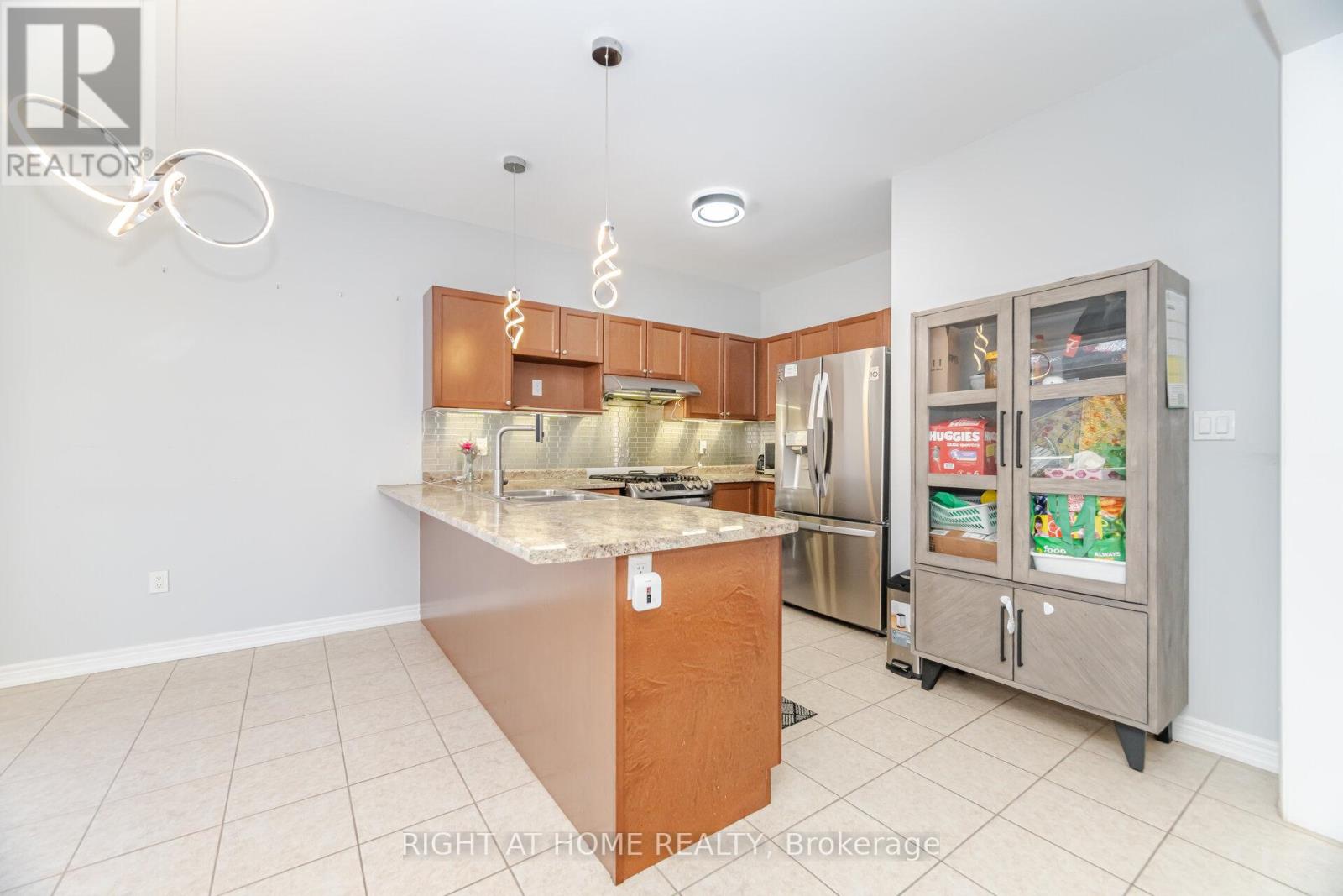 244 Raymond Road, Hamilton, Ontario  L9K 0H5 - Photo 15 - X12553816