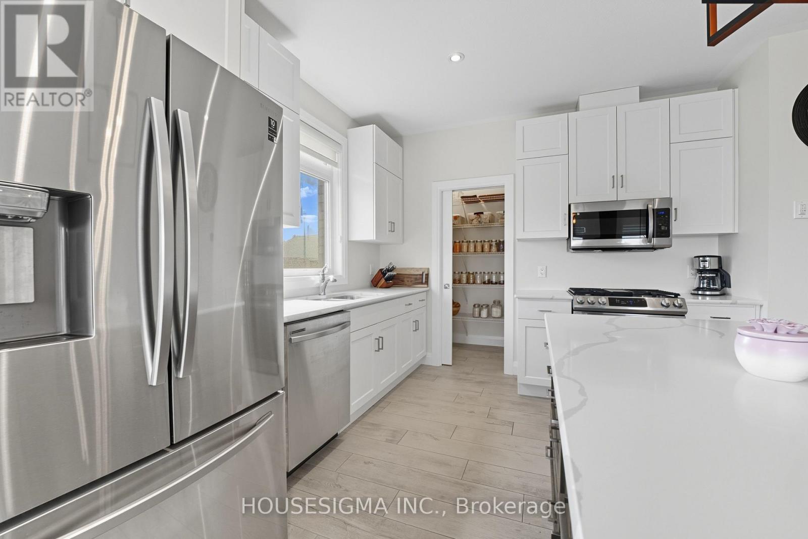 106 Cutting Drive, Centre Wellington, Ontario  N0B 1S0 - Photo 6 - X12553830