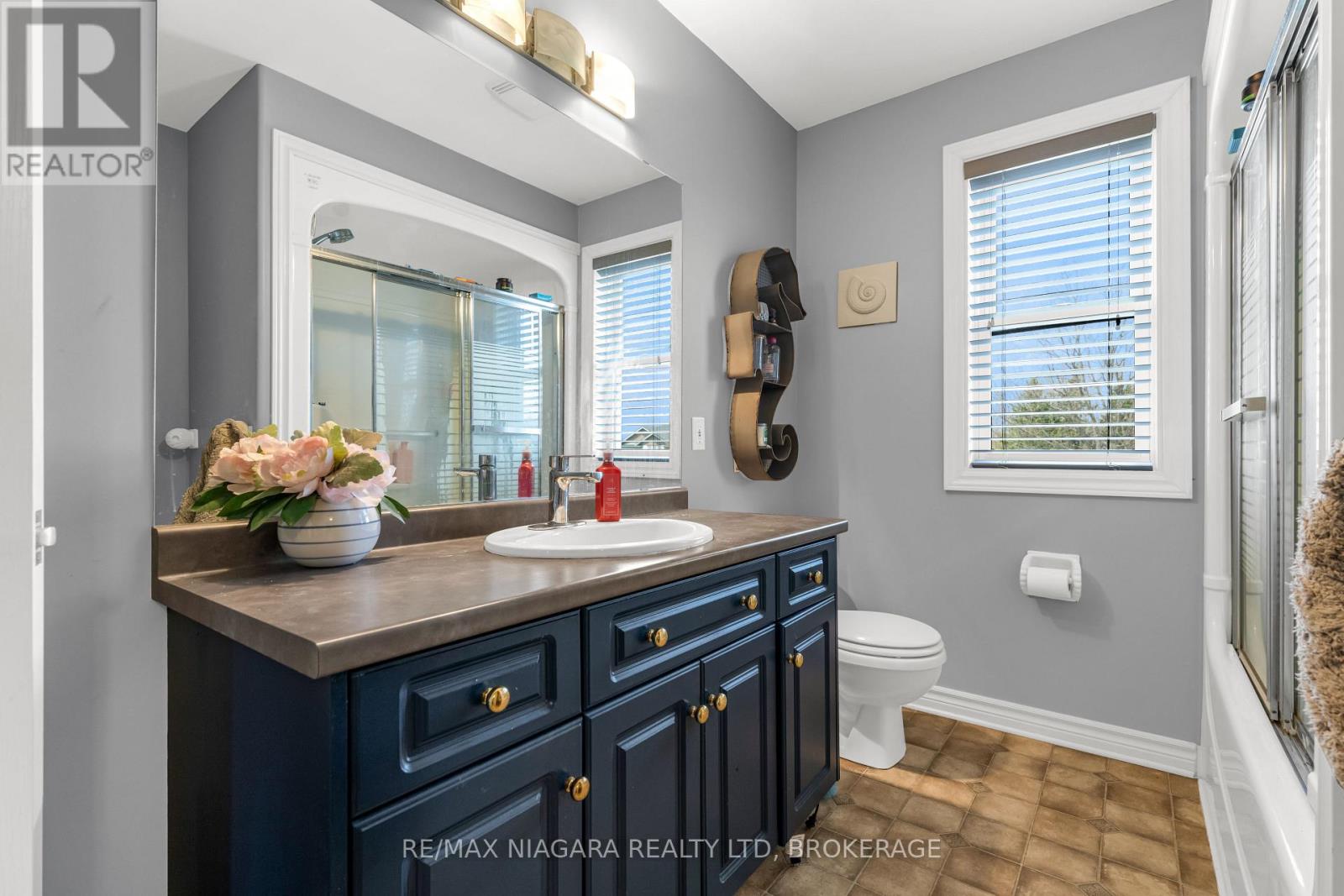 5 Wellandvale Drive, Welland, Ontario  L3C 7G7 - Photo 12 - X12554002