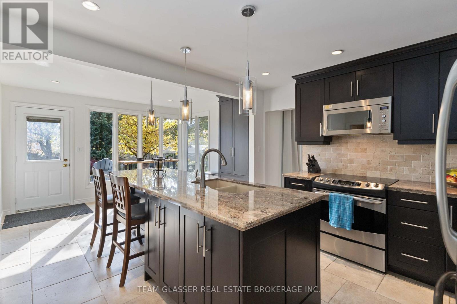 1054 Wembley Road, London North, Ontario  N6H 3X6 - Photo 8 - X12508980