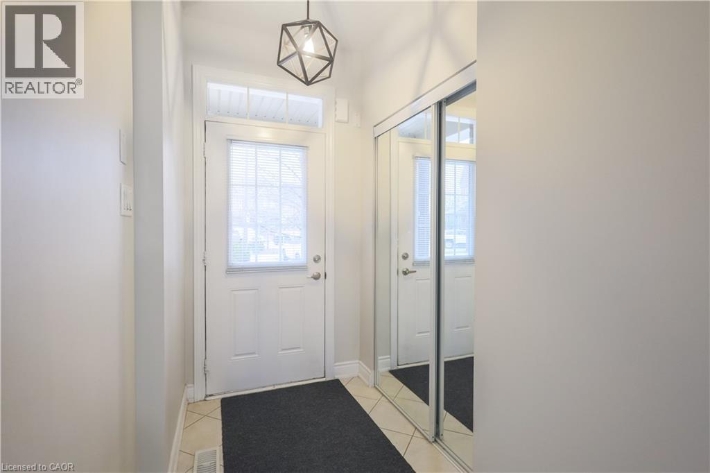 686 Wendy Culbert Crescent, Newmarket, Ontario  L3X 0A4 - Photo 4 - 40779551